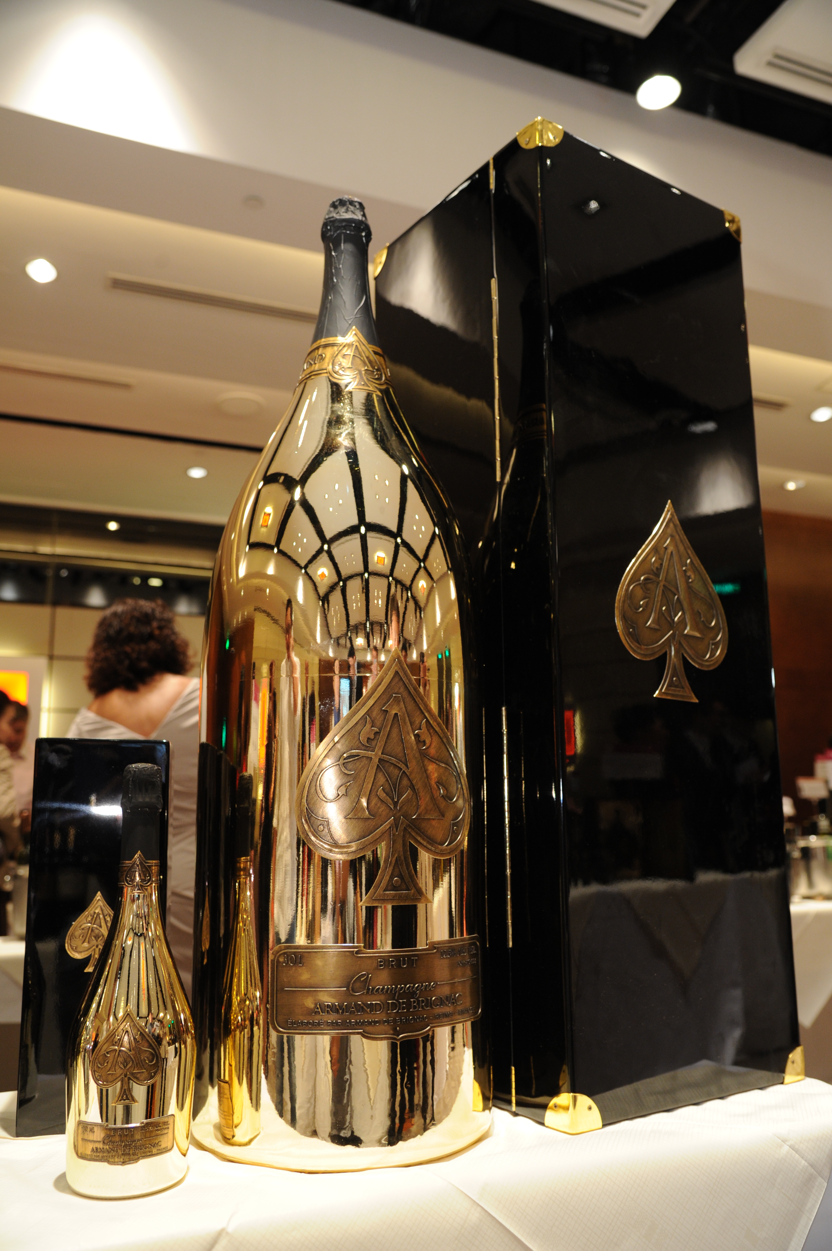 XAVIER LOUIS VUITTON LAUNCHES WINES IN CHINA